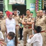 औरंगाबाद में शानो-शौकत से निकला जुलूस-ए-मोहम्दी, कलाकारों के करतब देख दंग रह गए लोगबिलाल मस्जिद से सपा के पूर्व जिलाध्यक्ष सैयद हिमायत अली ने फीता काटकर किया शुभारंभ; आयोजक साजुद्दीन उर्फ भूरा मेवाती की अगुवाई में उमड़ा अकीदतमंदों का सैलाबरा